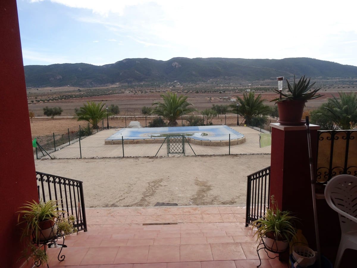 3 soveværelse Villa til salg i Yecla med swimmingpool - € 220.000 (Ref: 3668024)