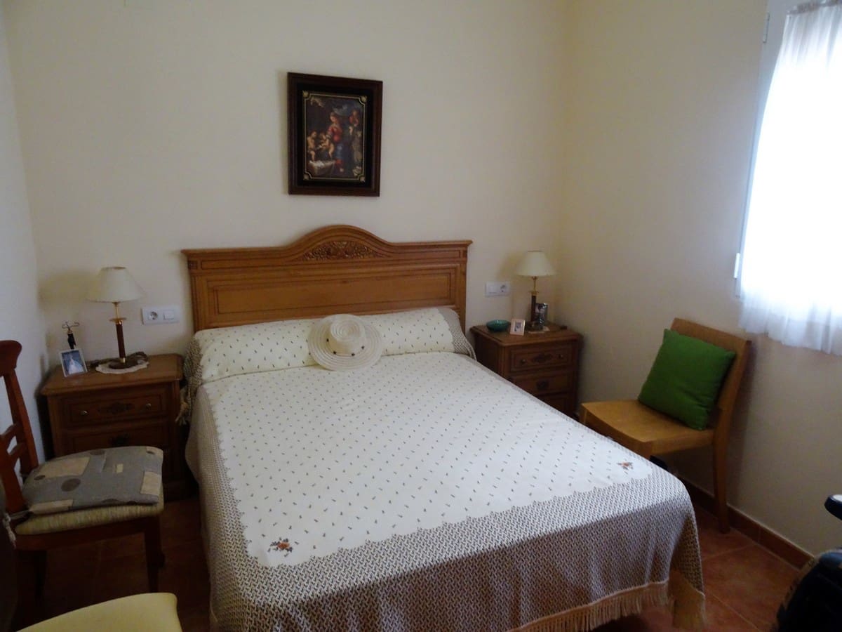 3 soveværelse Villa til salg i Yecla med swimmingpool - € 220.000 (Ref: 3668024)