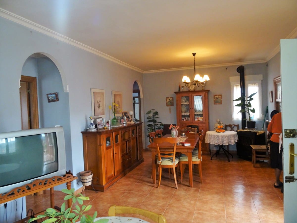 3 soveværelse Villa til salg i Yecla med swimmingpool - € 220.000 (Ref: 3668024)