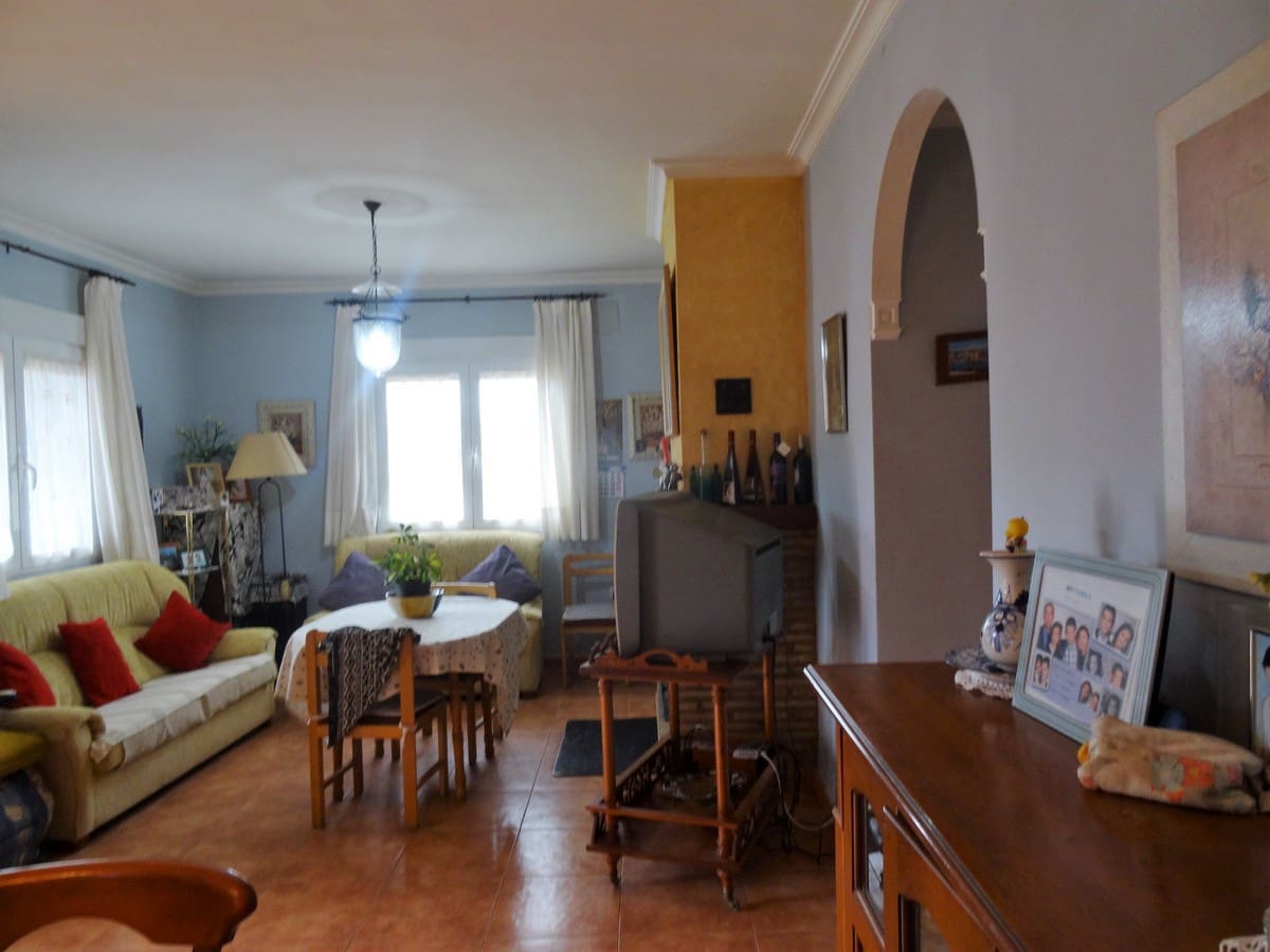 3 soveværelse Villa til salg i Yecla med swimmingpool - € 220.000 (Ref: 3668024)