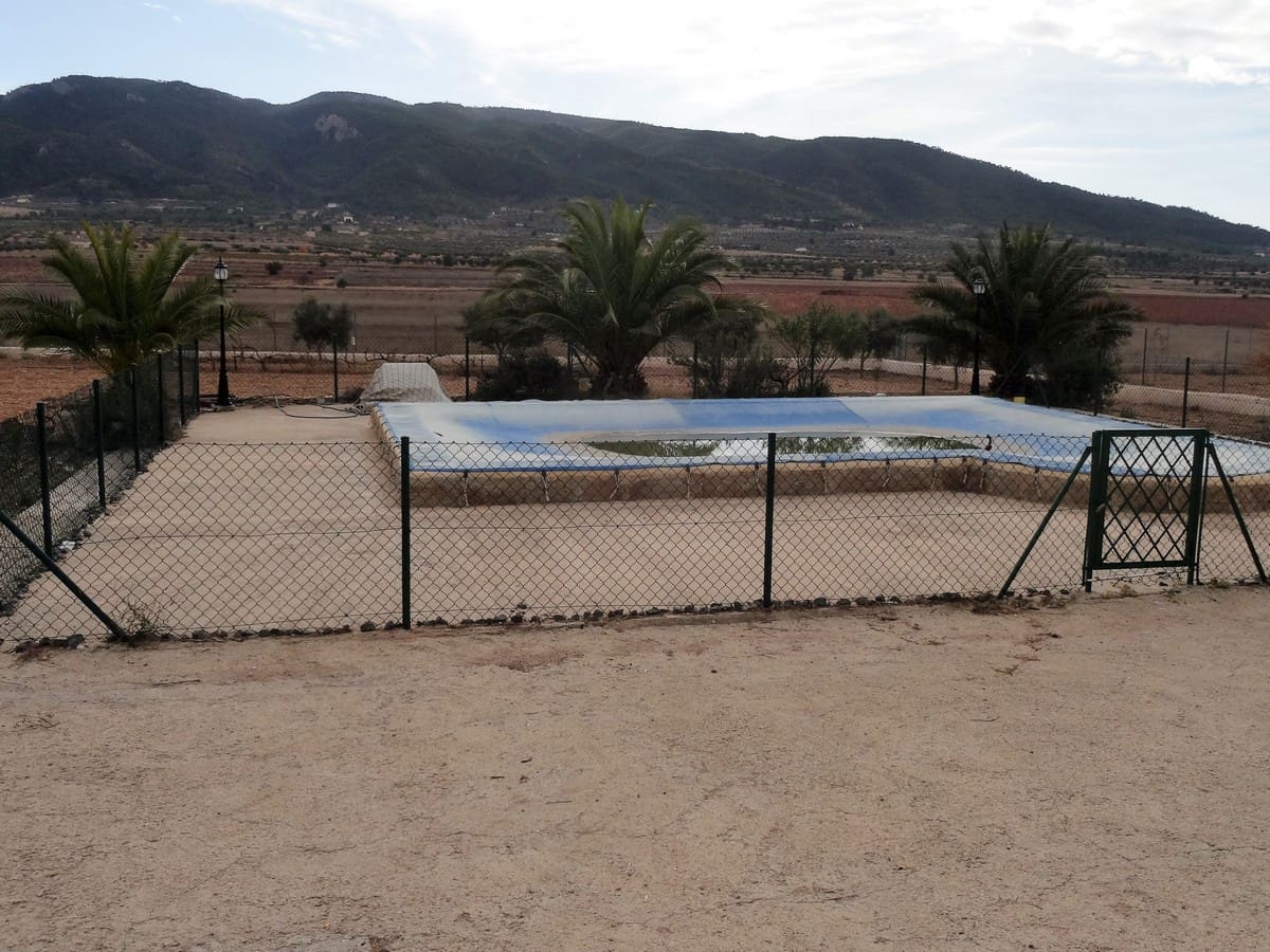 3 soveværelse Villa til salg i Yecla med swimmingpool - € 220.000 (Ref: 3668024)