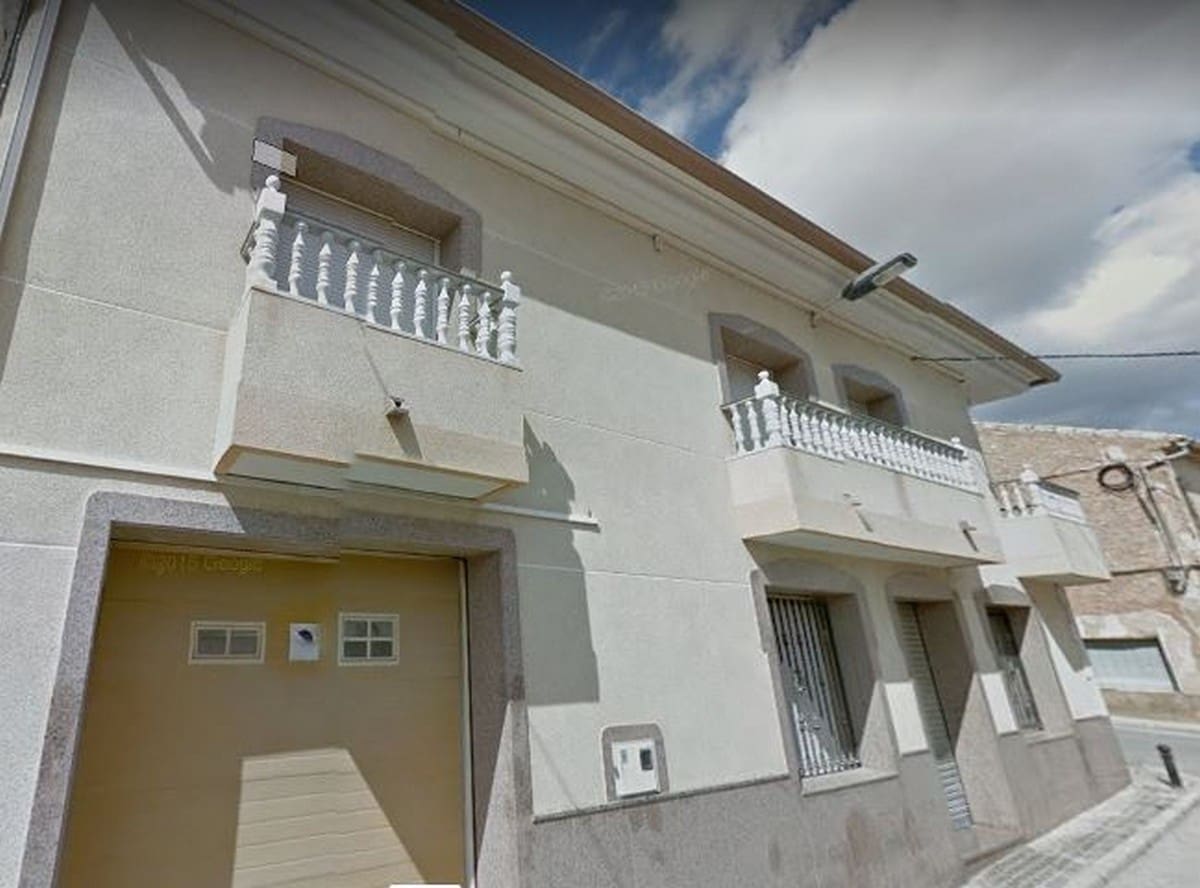 5 soveværelse Byhus til salg i L'Alguena / Alguenya med swimmingpool - € 249.000 (Ref: 3731357)