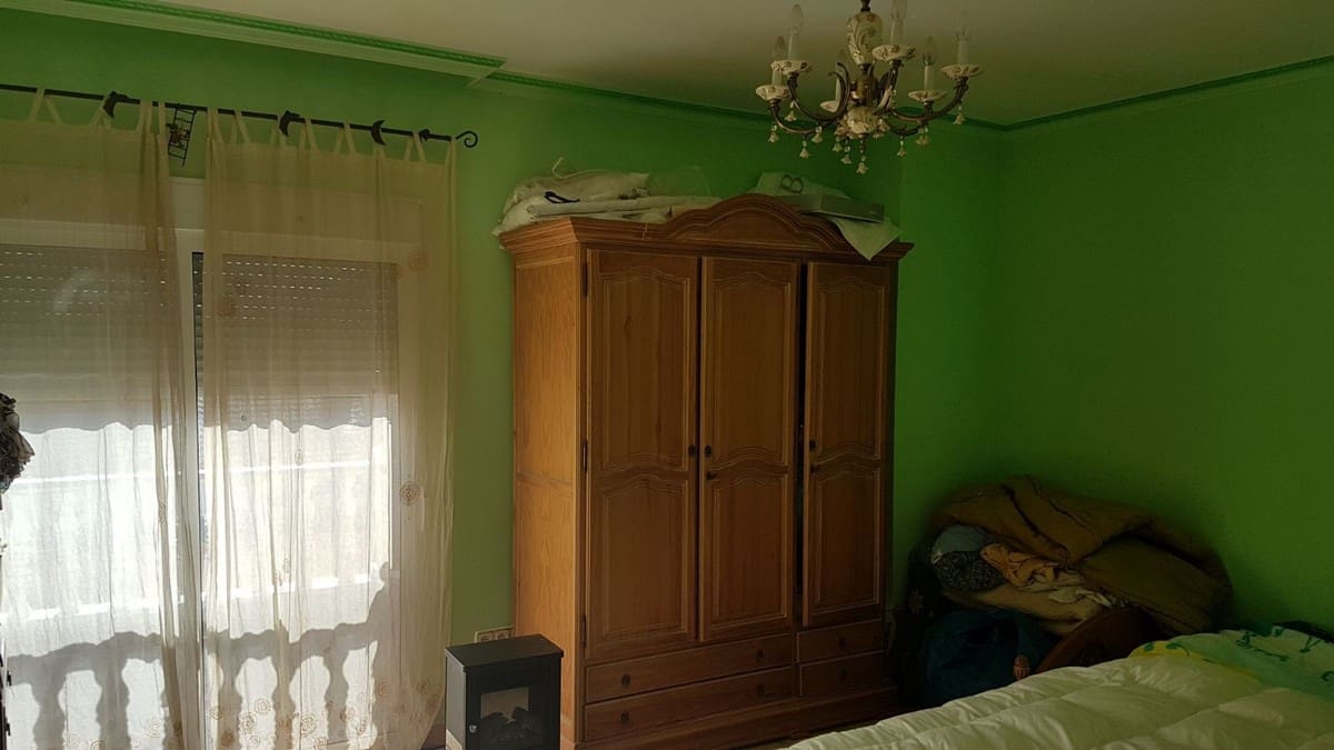 5 soveværelse Byhus til salg i L'Alguena / Alguenya med swimmingpool - € 249.000 (Ref: 3731357)