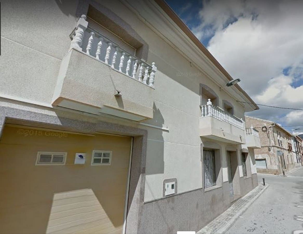 5 soveværelse Byhus til salg i L'Alguena / Alguenya med swimmingpool - € 249.000 (Ref: 3731357)