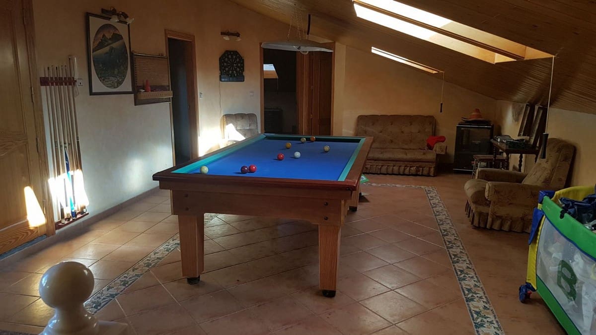 5 soveværelse Byhus til salg i L'Alguena / Alguenya med swimmingpool - € 249.000 (Ref: 3731357)