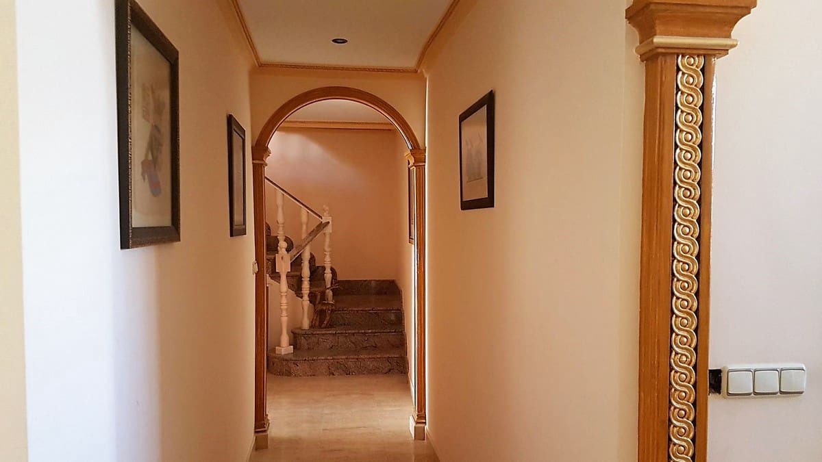 5 soveværelse Byhus til salg i L'Alguena / Alguenya med swimmingpool - € 249.000 (Ref: 3731357)