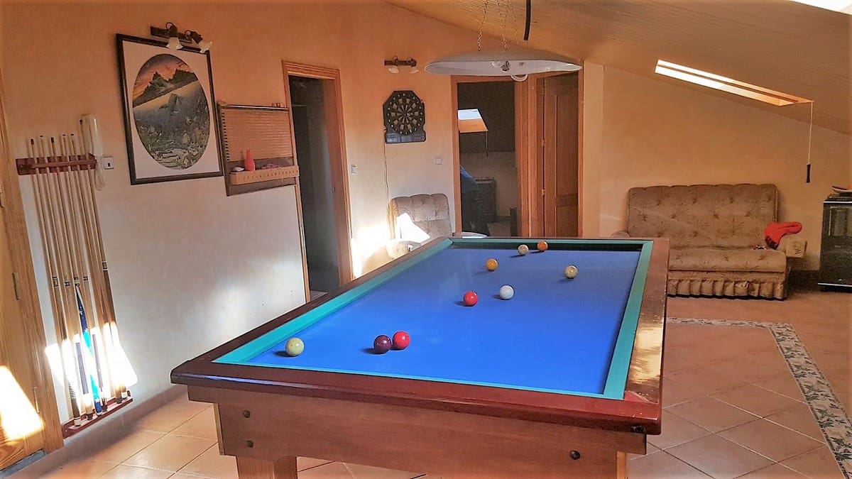 5 soveværelse Byhus til salg i L'Alguena / Alguenya med swimmingpool - € 249.000 (Ref: 3731357)