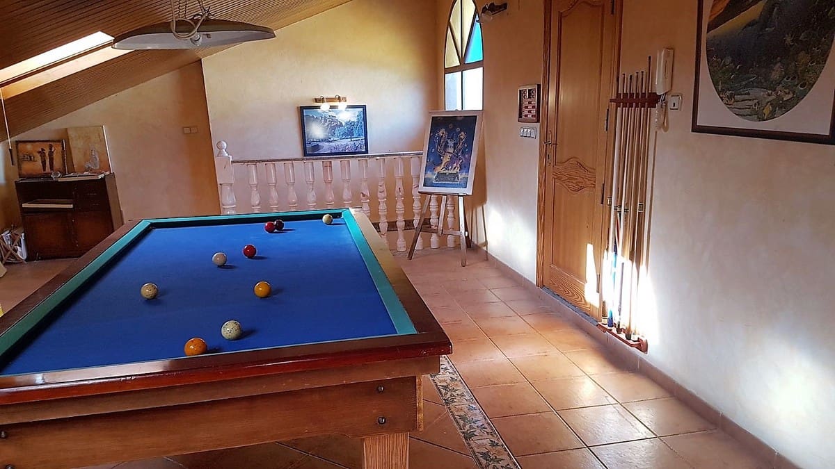 5 soveværelse Byhus til salg i L'Alguena / Alguenya med swimmingpool - € 249.000 (Ref: 3731357)