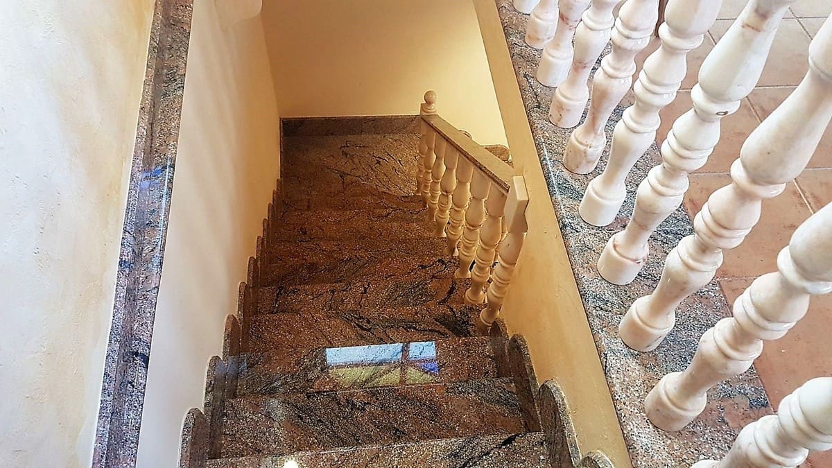 5 soveværelse Byhus til salg i L'Alguena / Alguenya med swimmingpool - € 249.000 (Ref: 3731357)