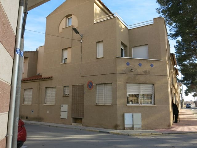 3 bedroom Townhouse for sale in Pinoso with pool - € 138,000 (Ref: 3803752)