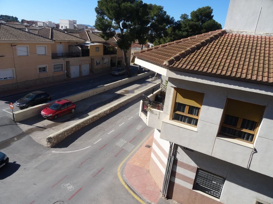 3 bedroom Townhouse for sale in Pinoso with pool - € 138,000 (Ref: 3803752)