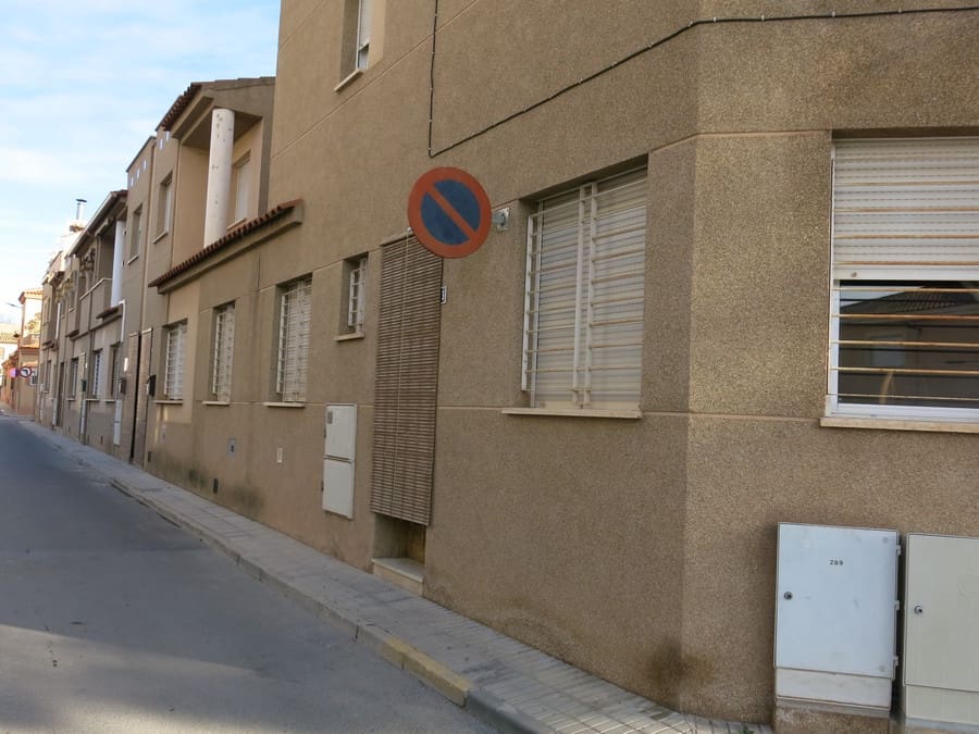 3 bedroom Townhouse for sale in Pinoso with pool - € 138,000 (Ref: 3803752)