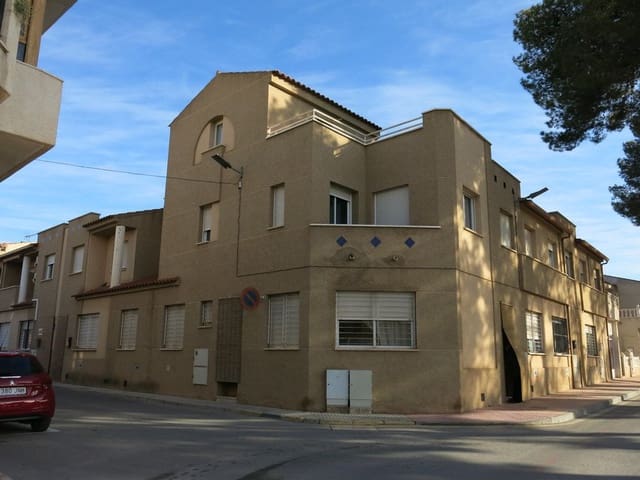 3 quarto Casa em Banda para venda em Pinoso com piscina - 135 000 € (Ref: 3803752)