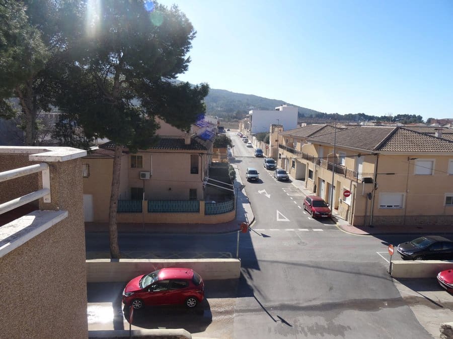 3 soveværelse Byhus til salg i Pinoso med swimmingpool - € 135.000 (Ref: 3803752)