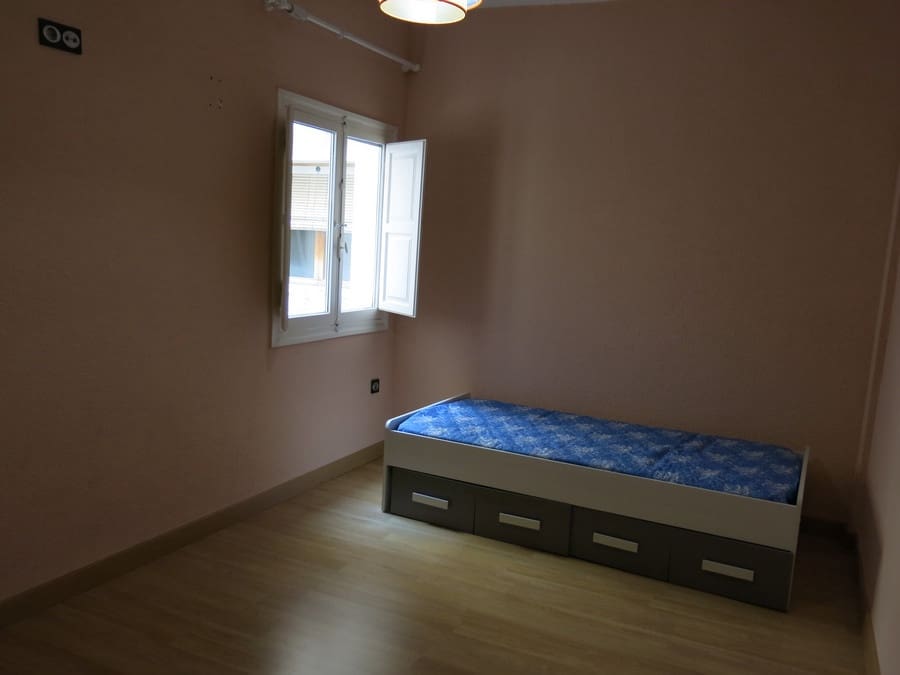 3 bedroom Apartment for sale in Pinoso with pool - € 84,000 (Ref: 3859615)