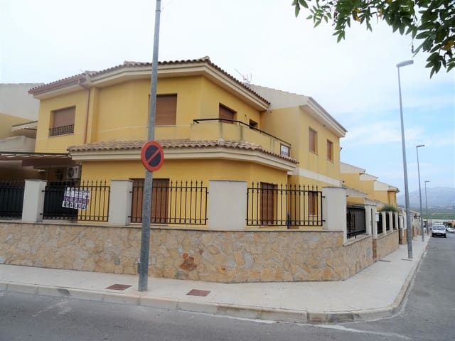 4 Zimmer Haus zu verkaufen in Pinoso mit Pool - 235.000 € (Ref: 4096477)