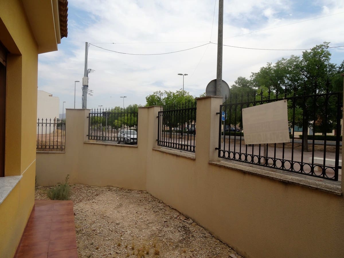 4 Zimmer Haus zu verkaufen in Pinoso mit Pool - 235.000 € (Ref: 4096477)