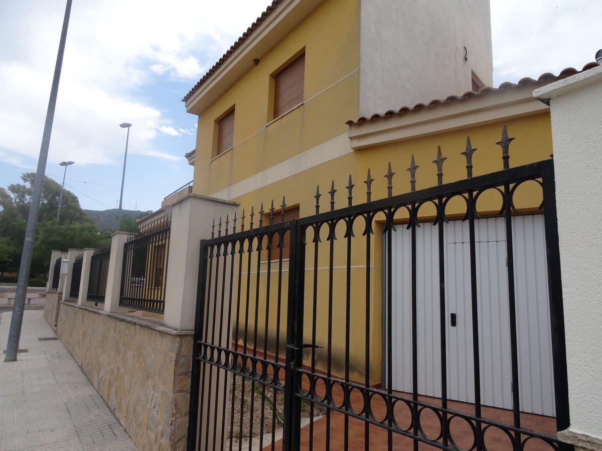 4 Zimmer Haus zu verkaufen in Pinoso mit Pool - 235.000 € (Ref: 4096477)