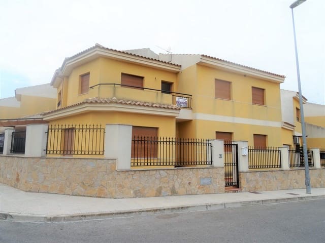 4 Zimmer Haus zu verkaufen in Pinoso mit Pool - 235.000 € (Ref: 4096477)