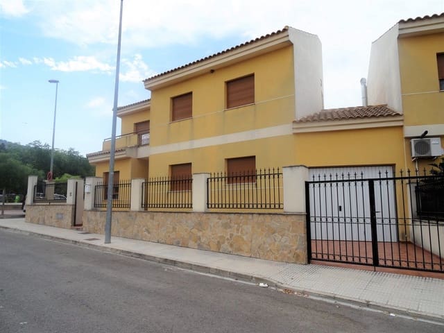 4 Zimmer Haus zu verkaufen in Pinoso mit Pool - 235.000 € (Ref: 4096477)