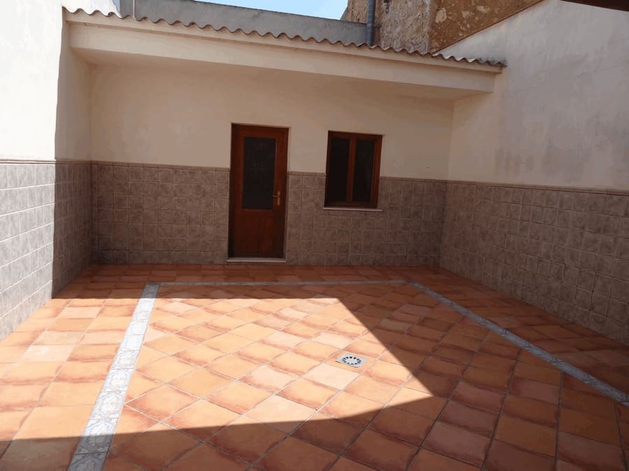 3 bedroom Townhouse for sale in Pinoso with pool - € 309,950 (Ref: 4107476)