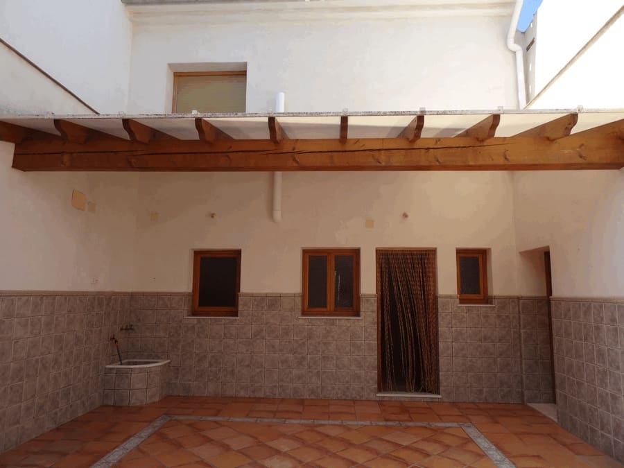3 bedroom Townhouse for sale in Pinoso with pool - € 309,950 (Ref: 4107476)