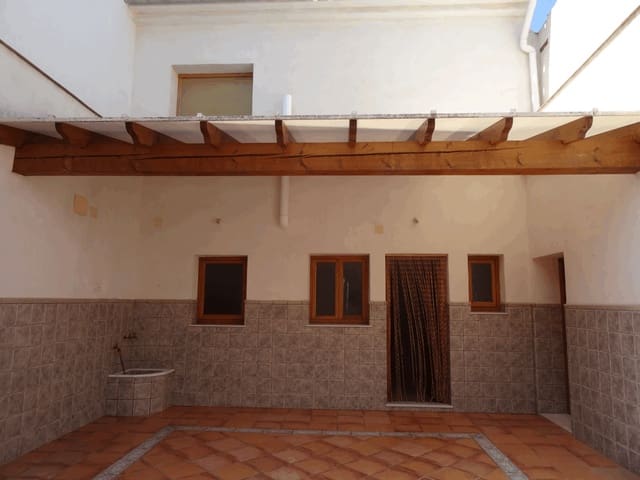 3 bedroom Townhouse for sale in Pinoso with pool - € 309,950 (Ref: 4107476)