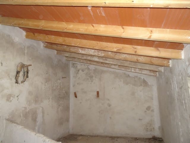 Hulehus til salg i Abanilla med swimmingpool - € 69.900 (Ref: 4165684)