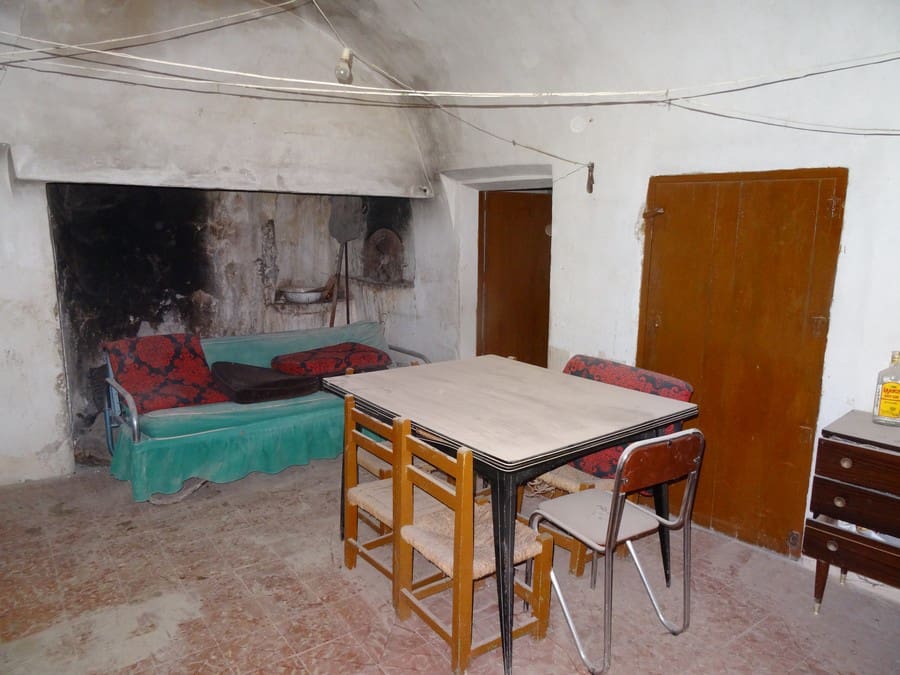 Hulehus til salg i Abanilla med swimmingpool - € 69.900 (Ref: 4165684)