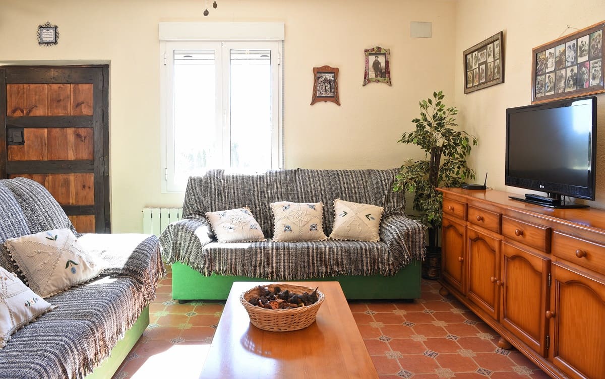 4 soveværelse Finca/Landehus til salg i La Alberquilla med swimmingpool - € 197.000 (Ref: 4443300)