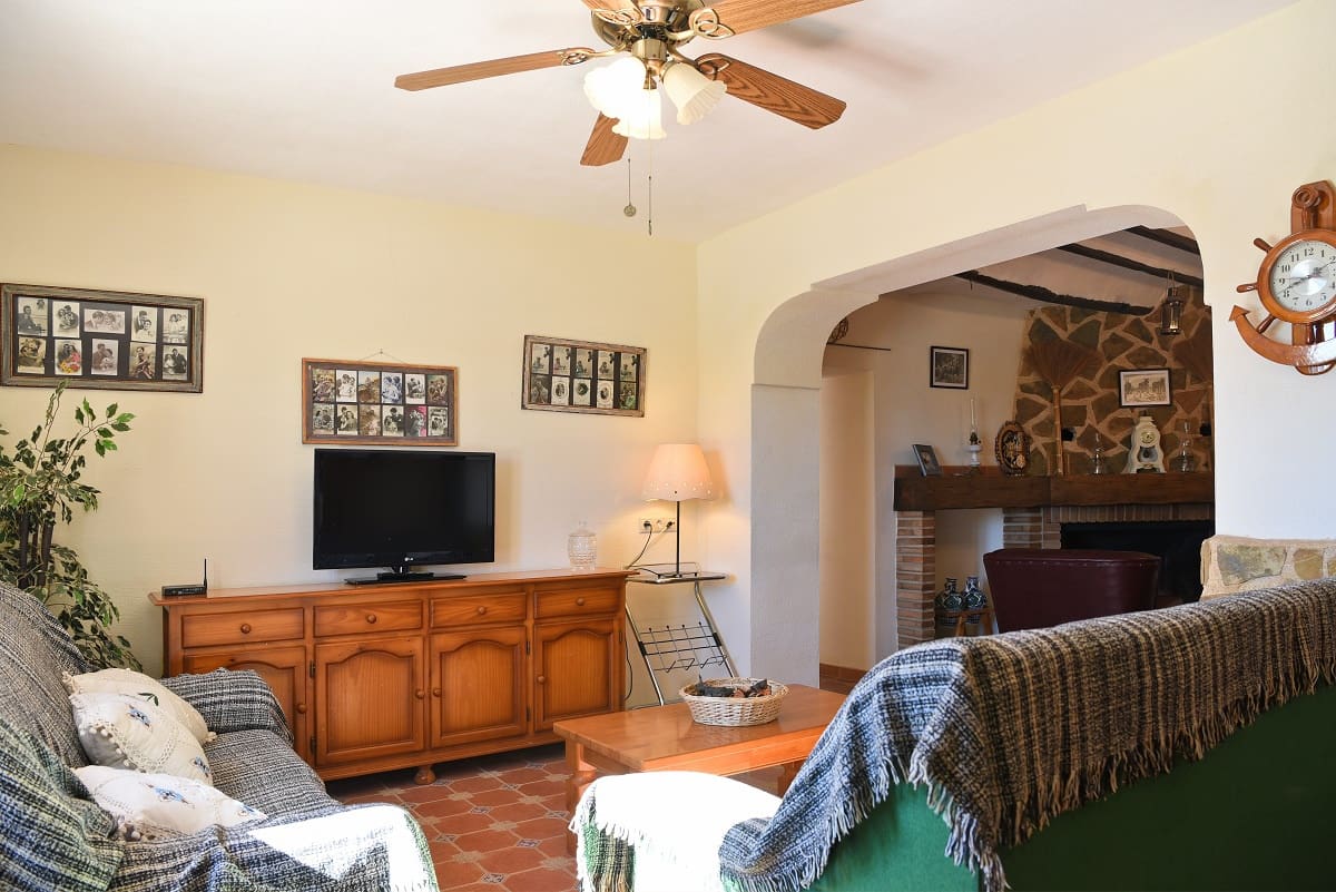 4 soveværelse Finca/Landehus til salg i La Alberquilla med swimmingpool - € 197.000 (Ref: 4443300)