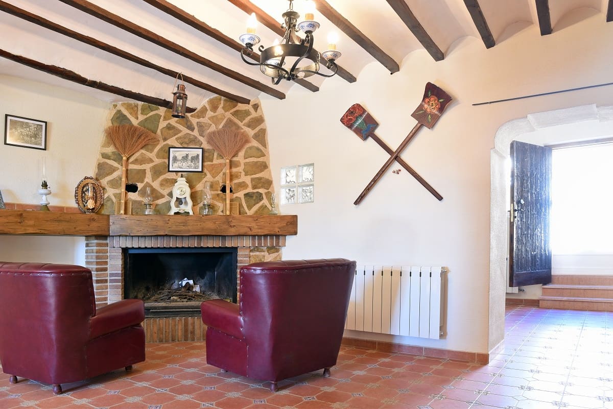 4 soveværelse Finca/Landehus til salg i La Alberquilla med swimmingpool - € 197.000 (Ref: 4443300)