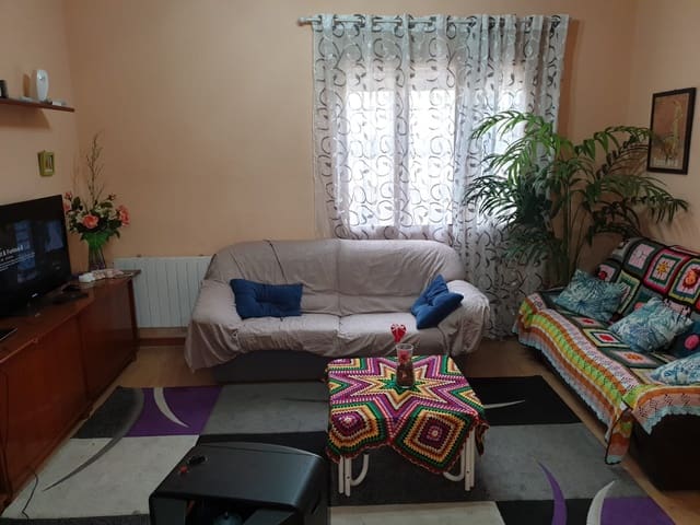 5 soveværelse Byhus til salg i Rodriguillo, Pinoso med swimmingpool - € 140.000 (Ref: 4878022)