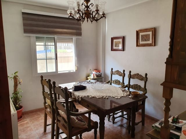 3 bedroom Townhouse for sale in Pinoso with pool - € 136,000 (Ref: 4878055)