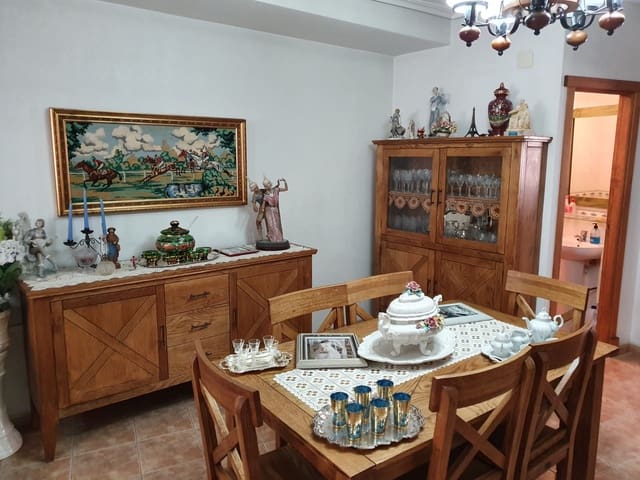 3 bedroom Townhouse for sale in Pinoso with pool - € 136,000 (Ref: 4878055)