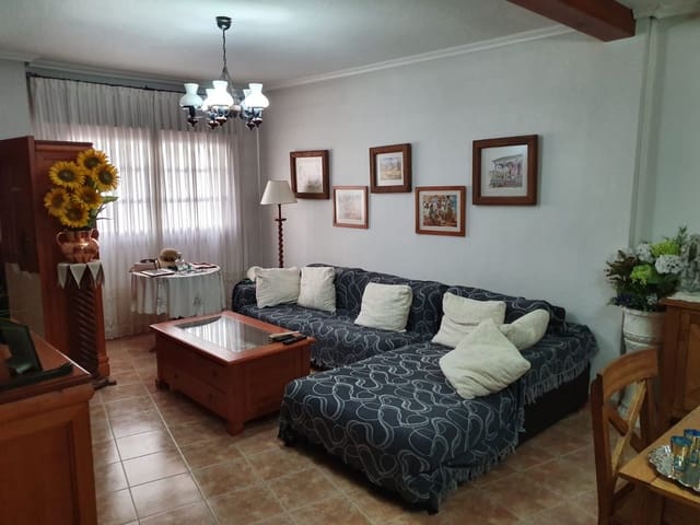 3 bedroom Townhouse for sale in Pinoso with pool - € 136,000 (Ref: 4878055)