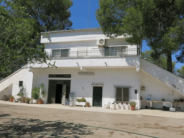 6 bedroom Finca/Country House for sale in Pinoso with pool - € 500,000 (Ref: 4878057)