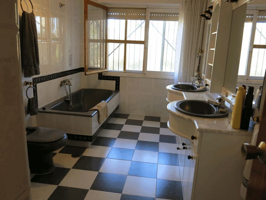 6 bedroom Finca/Country House for sale in Pinoso with pool - € 500,000 (Ref: 4878057)