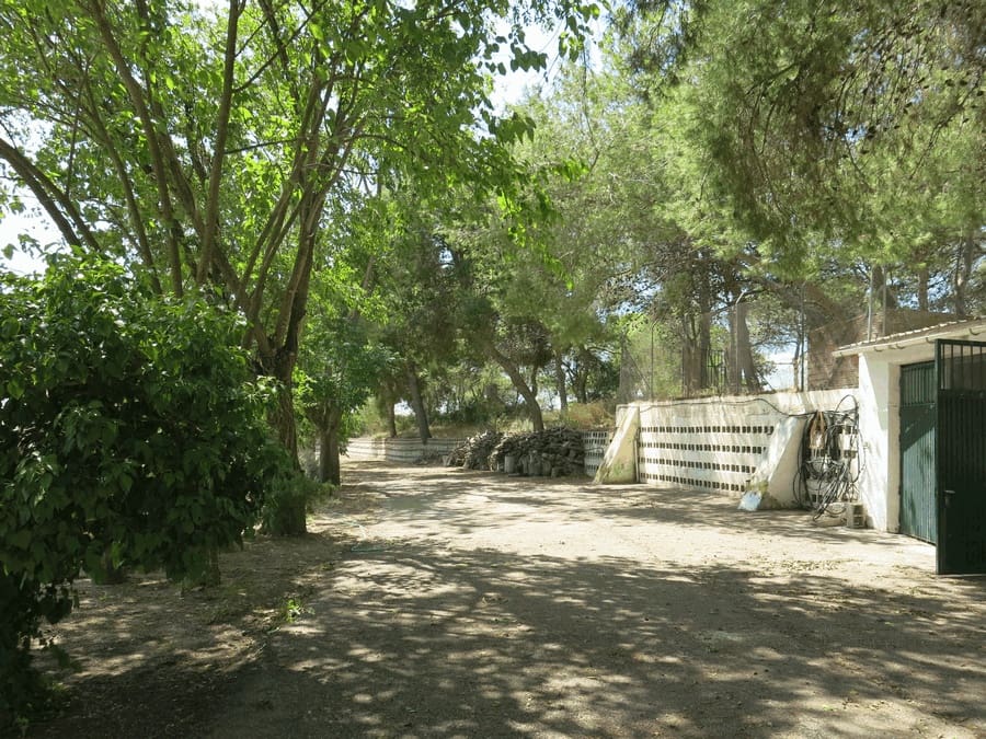 6 bedroom Finca/Country House for sale in Pinoso with pool - € 500,000 (Ref: 4878057)
