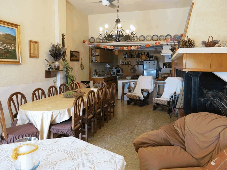 6 bedroom Finca/Country House for sale in Pinoso with pool - € 500,000 (Ref: 4878057)