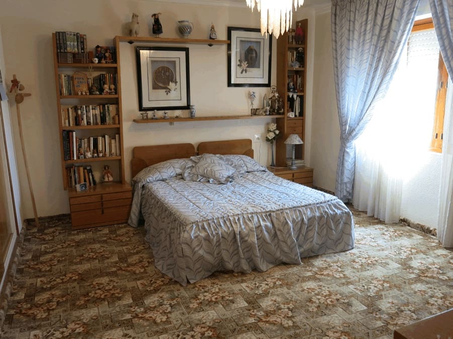 6 bedroom Finca/Country House for sale in Pinoso with pool - € 500,000 (Ref: 4878057)