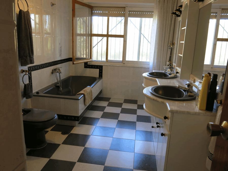 6 bedroom Finca/Country House for sale in Pinoso with pool - € 500,000 (Ref: 4878057)