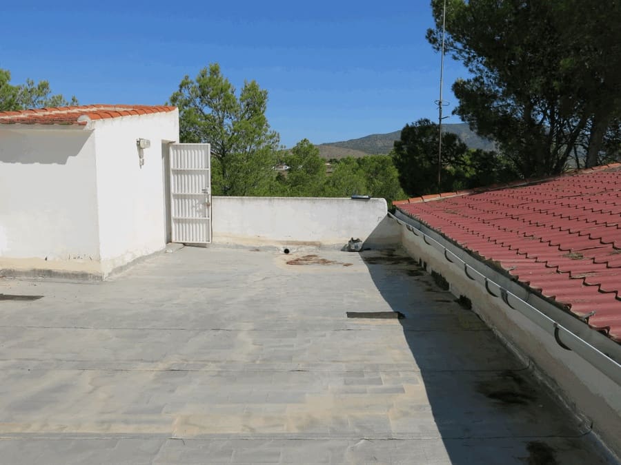 6 bedroom Finca/Country House for sale in Pinoso with pool - € 500,000 (Ref: 4878057)
