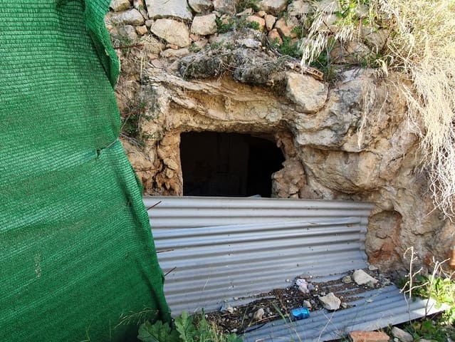 1 quarto Casa de Caverna para venda em Pinoso com piscina - 19 000 € (Ref: 4878078)