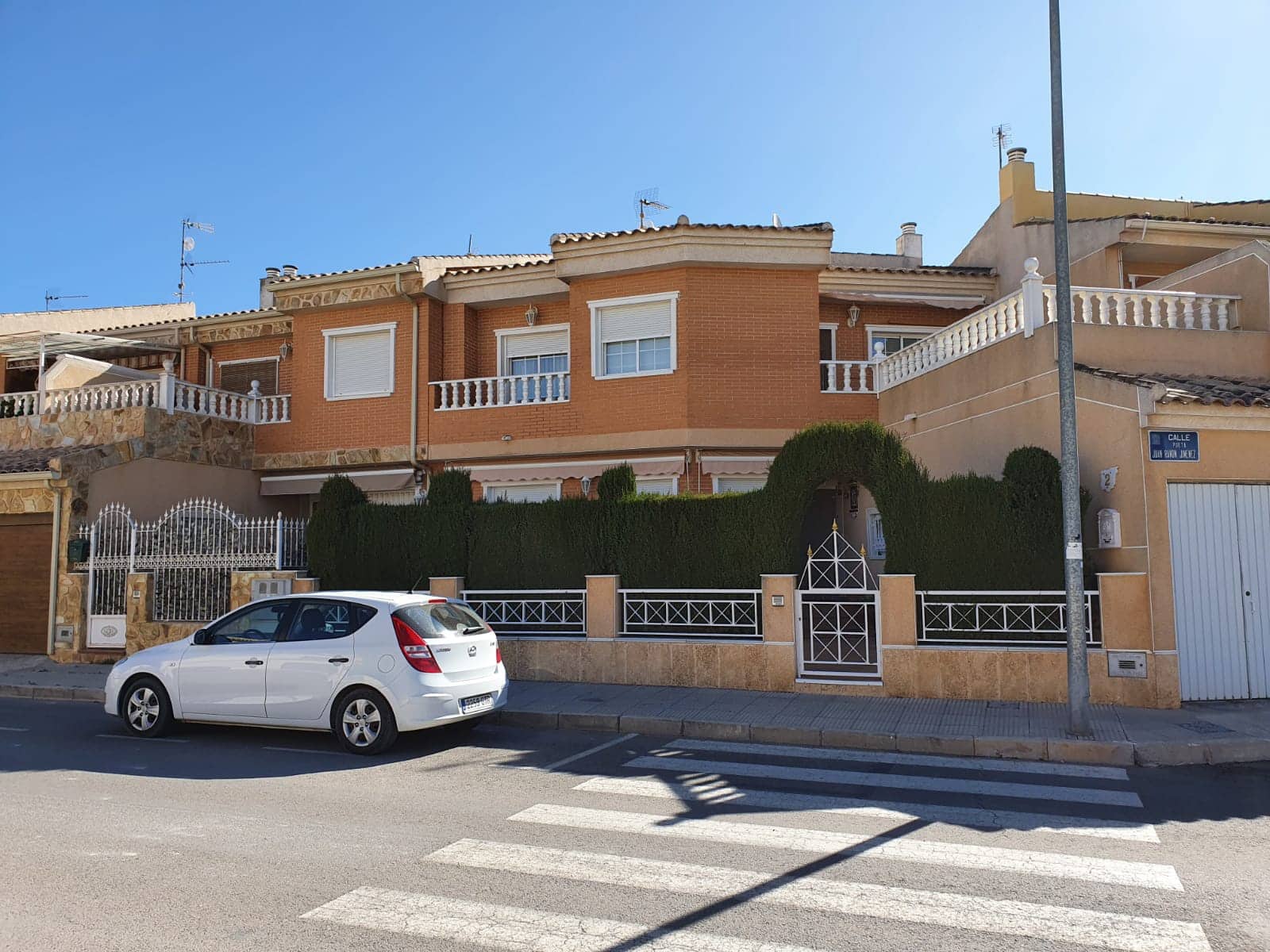 3 bedroom Townhouse for sale in Pinoso with pool - € 175,000 (Ref: 5139473)