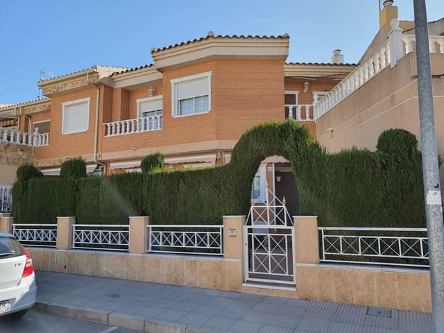 3 soverom Hus til salgs i Pinoso med svømmebasseng - € 175 000 (Ref: 5139473)