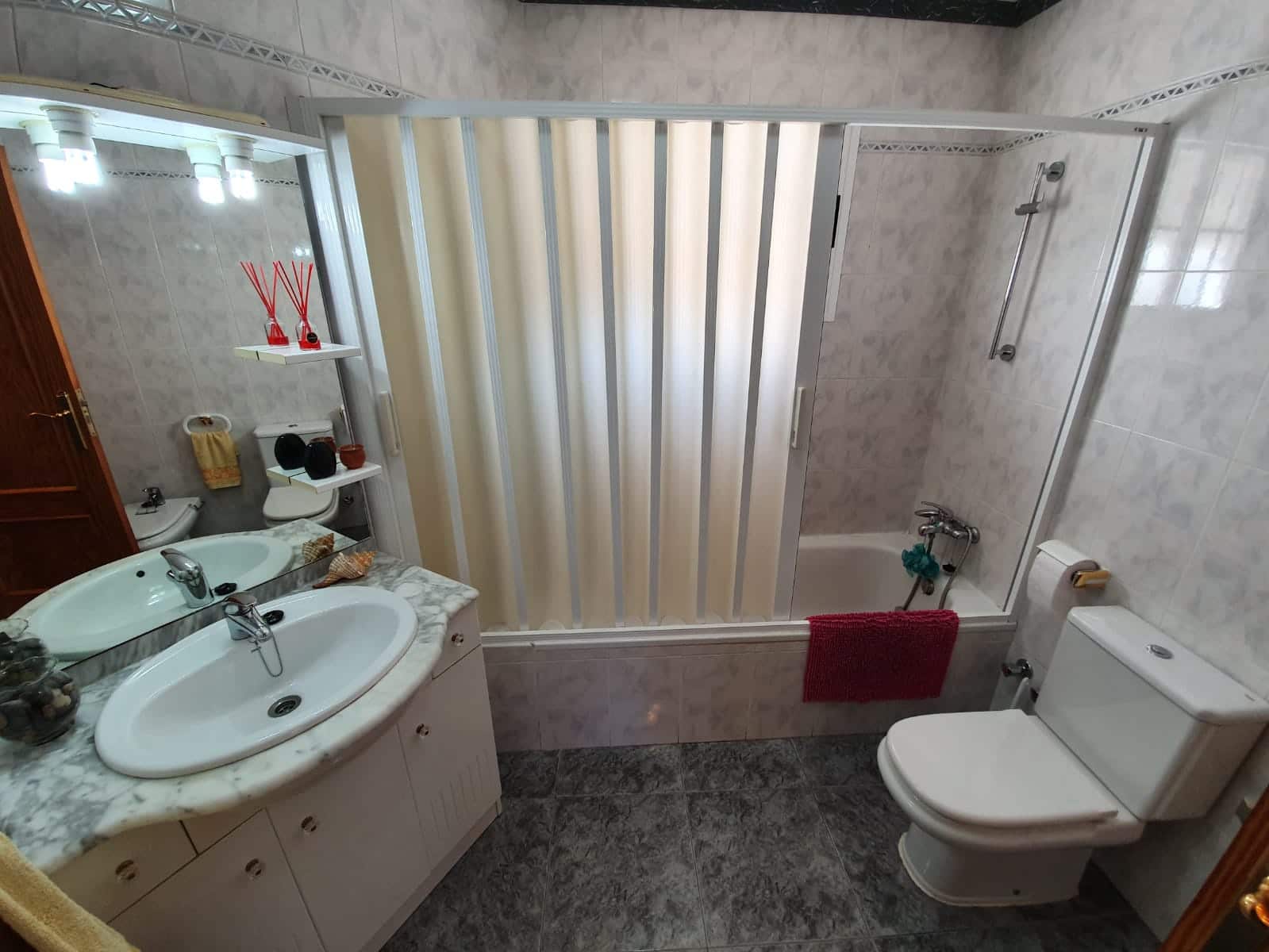 3 bedroom Townhouse for sale in Pinoso with pool - € 175,000 (Ref: 5139473)