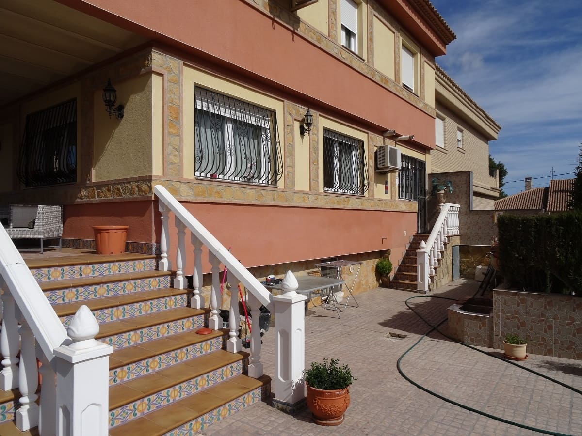 5 soveværelse Byhus til salg i Caudete med swimmingpool - € 315.000 (Ref: 5225961)