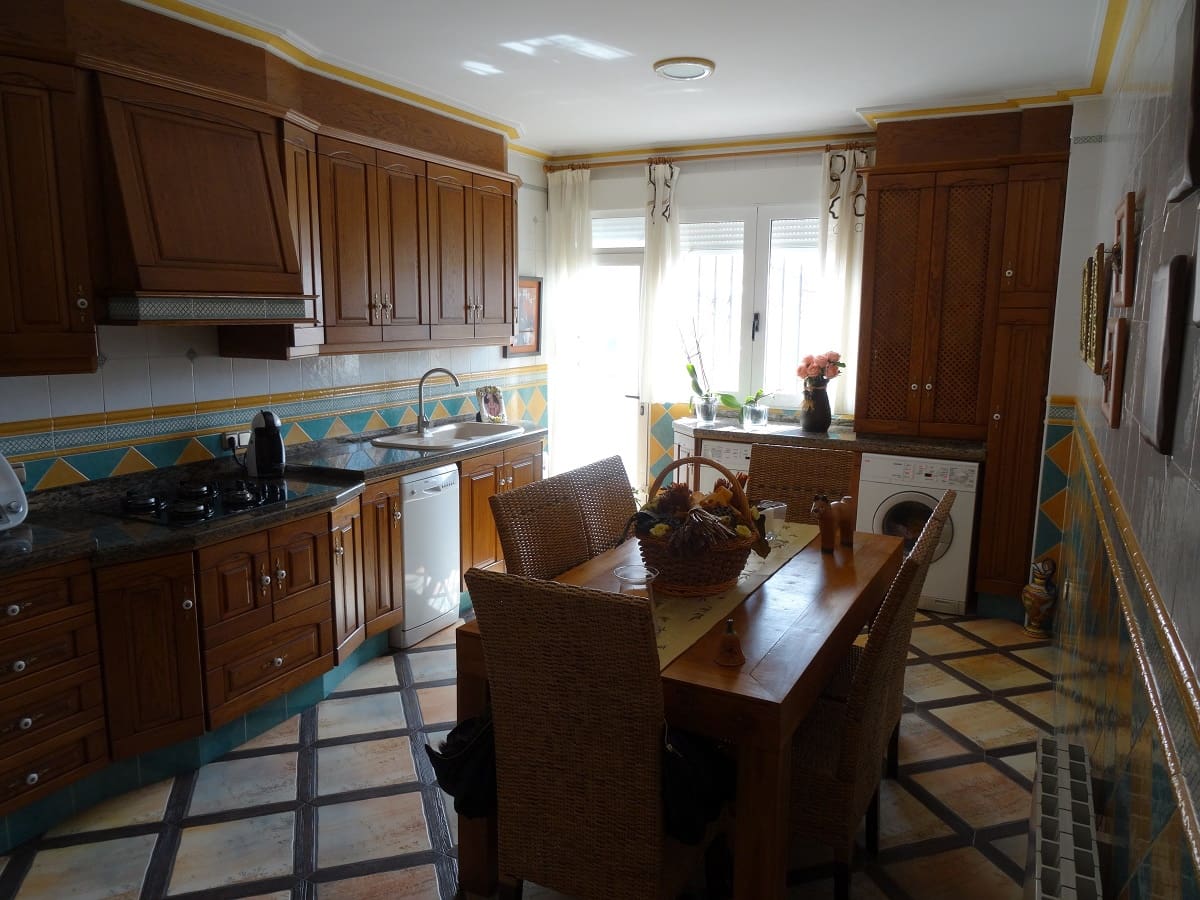 5 soveværelse Byhus til salg i Caudete med swimmingpool - € 315.000 (Ref: 5225961)