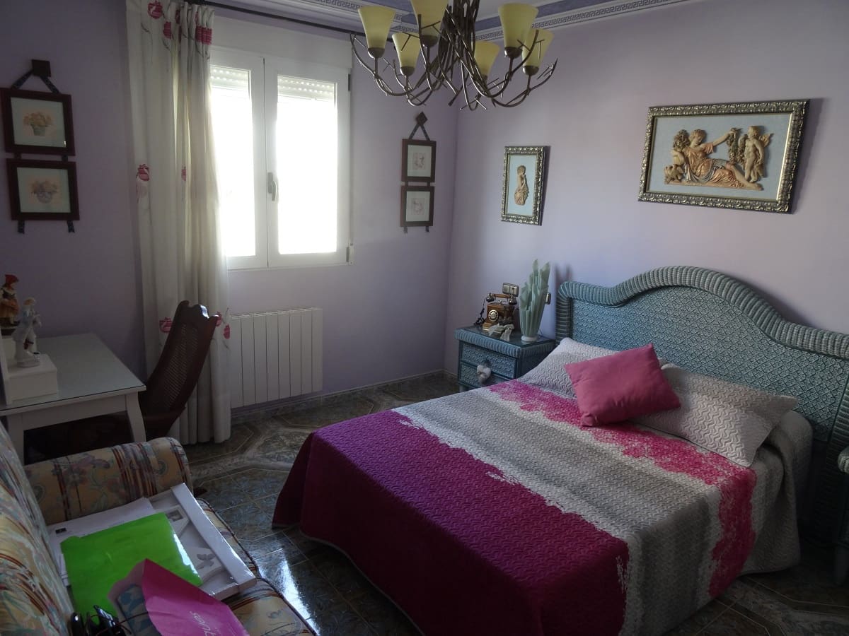 5 soveværelse Byhus til salg i Caudete med swimmingpool - € 315.000 (Ref: 5225961)